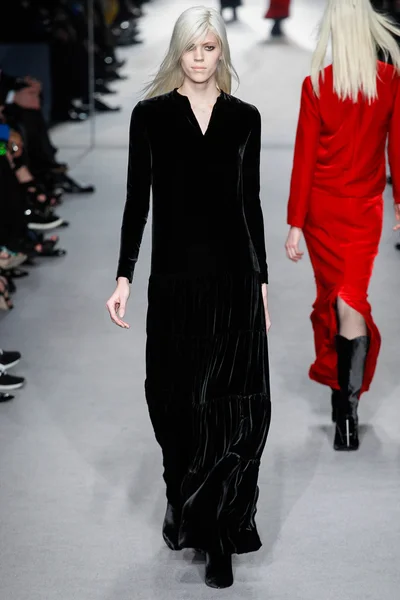 Look 28